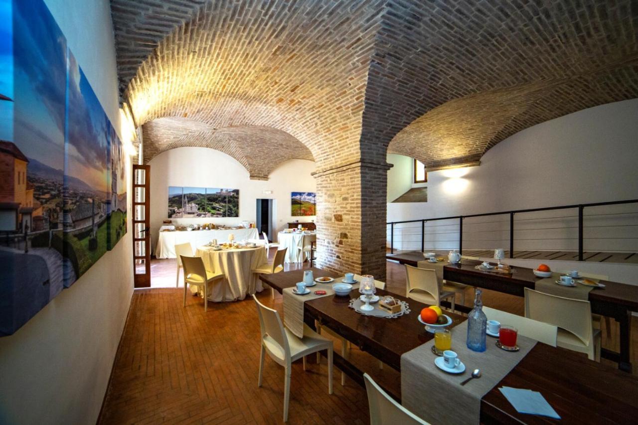 Il Monastero Di Bevagna Bed & Breakfast Bagian luar foto