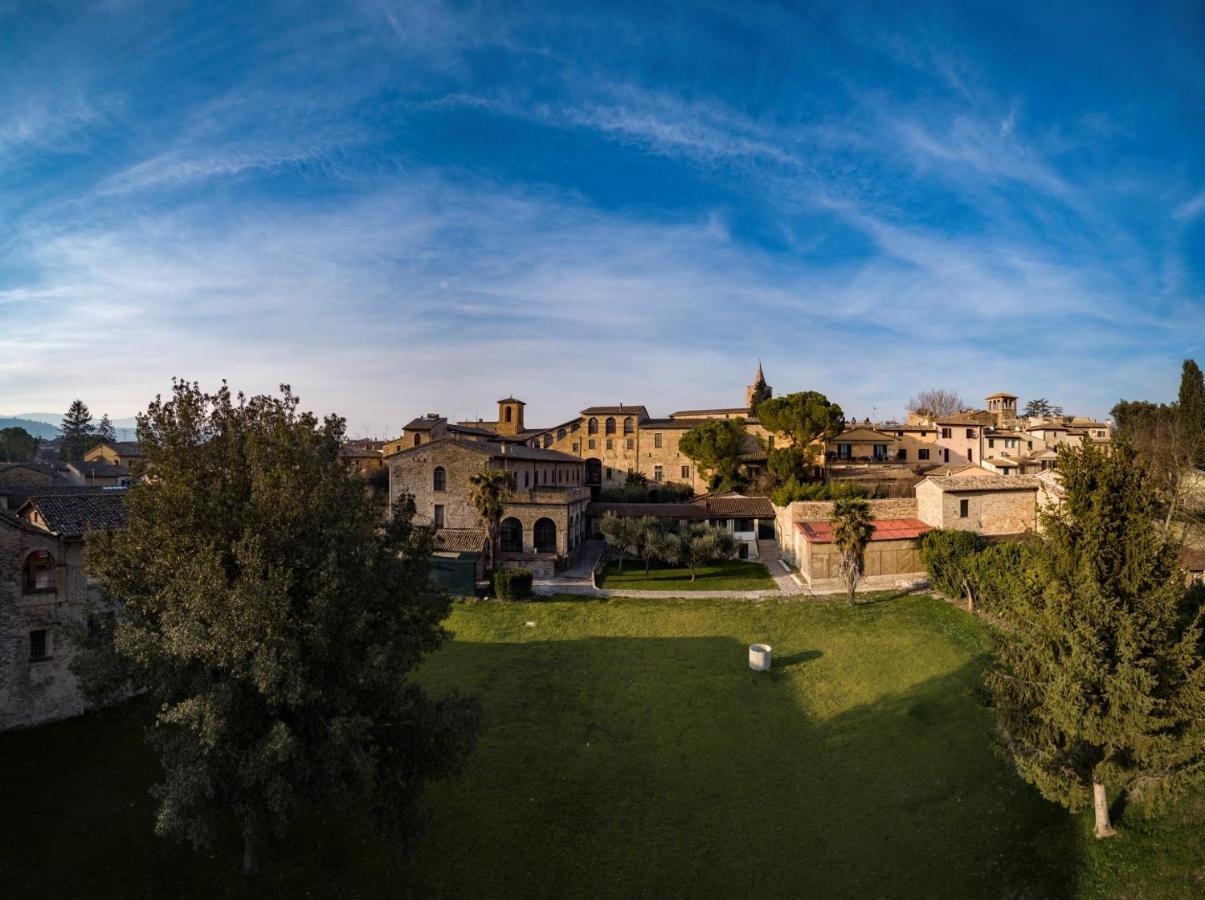 Il Monastero Di Bevagna Bed & Breakfast Bagian luar foto