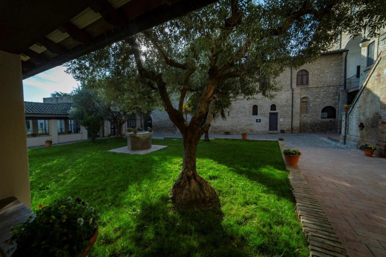 Il Monastero Di Bevagna Bed & Breakfast Bagian luar foto
