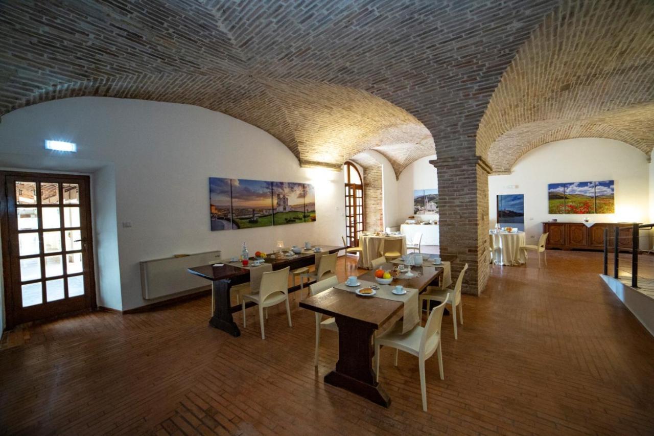 Il Monastero Di Bevagna Bed & Breakfast Bagian luar foto