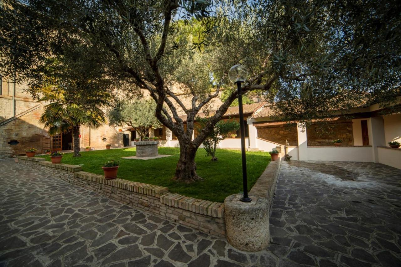 Il Monastero Di Bevagna Bed & Breakfast Bagian luar foto