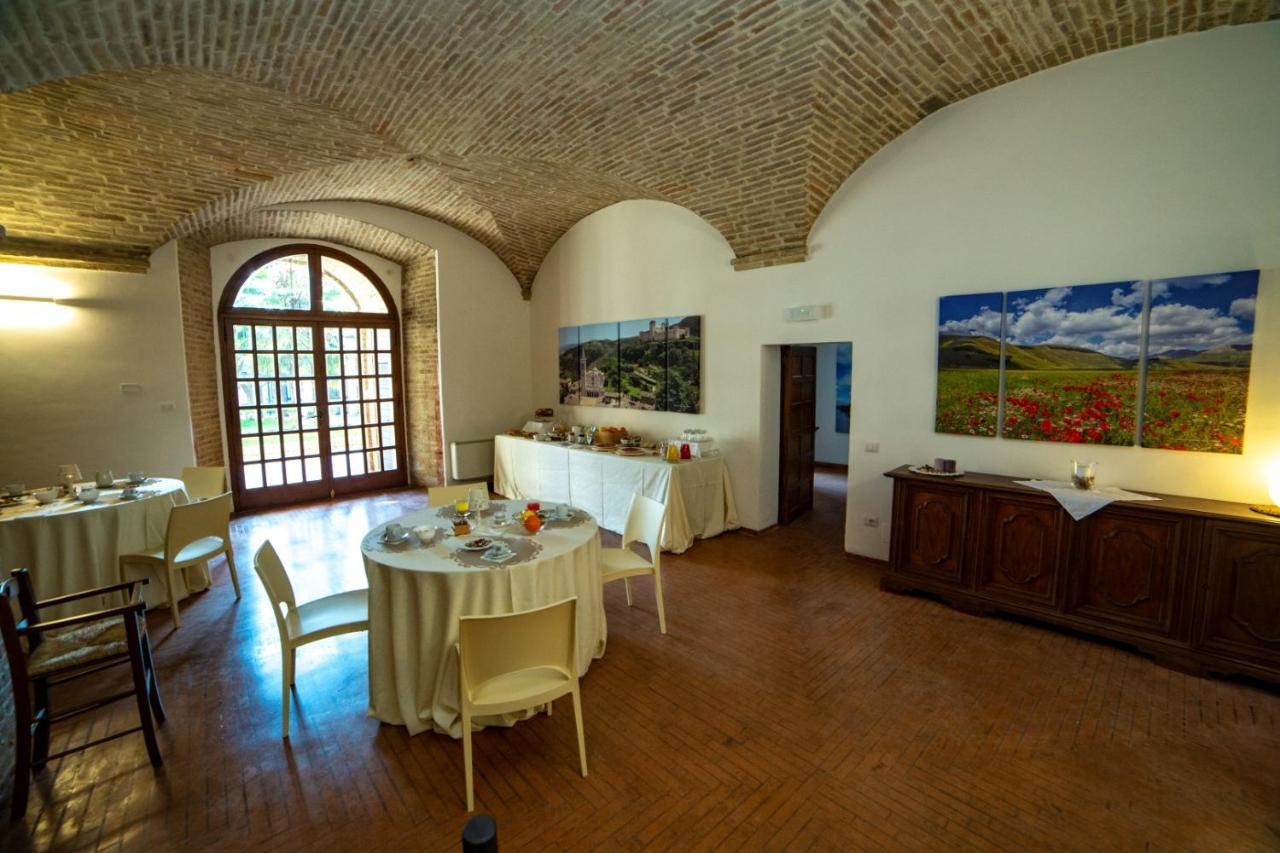 Il Monastero Di Bevagna Bed & Breakfast Bagian luar foto